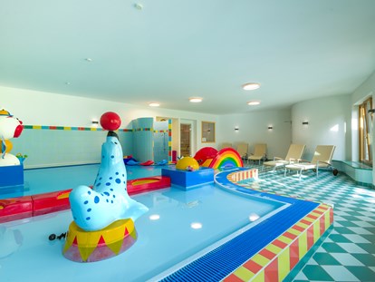 Familienhotel - Streichelzoo - Österreich - Kinder-Pool - Familienresort & Kinderhotel Ramsi