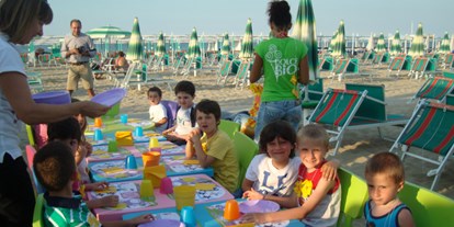 Familienhotel - Zadina Pineta Cesenatico - Kinderbetreuung auch am Strand - Hotel Sarti