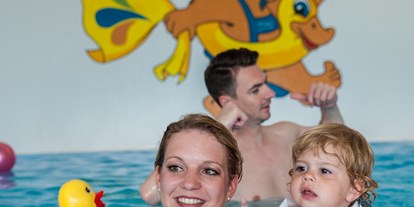 Familienhotel - Ausritte mit Pferden - Tirol - Kinderschwimmkurs - Pitzis Kinderhotel
