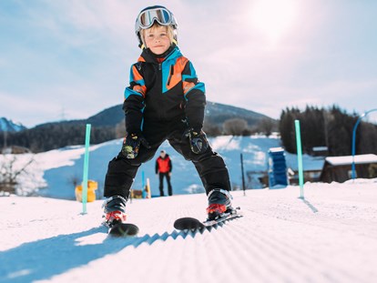 Familienhotel - Skikurs direkt beim Hotel - Seefeld in Tirol - Bambini-Skiland direkt beim Hotel - Pitzis Kinderhotel