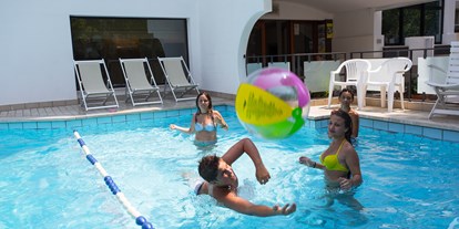 Familienhotel - Pools: Außenpool nicht beheizt - Cesenatico FC - Schwimmbad - Hotel Roxy & Beach