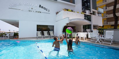 Familienhotel - Einzelzimmer mit Kinderbett - Cesenatico, Italien - Schwimmbad - Hotel Roxy & Beach