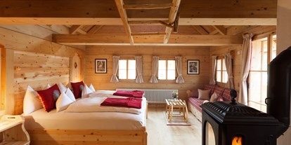 Familienhotel - Sauna - Faak am See - Sennhütte Schlafzimmer - Almdorf Seinerzeit