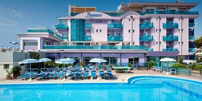 Familienhotel - Umgebungsschwerpunkt: Strand - Emilia Romagna - Das Hotel mit Außenpool - Hotel Lungomare