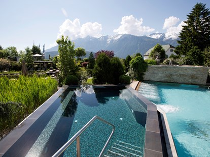 Familienhotel - Pools: Schwimmteich - Ehrwald - Alpenresort Schwarz
