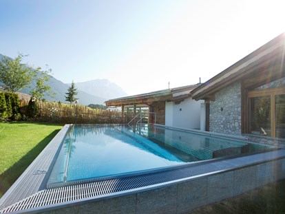 Familienhotel - Pools: Außenpool beheizt - Tirol - Alpenresort Schwarz