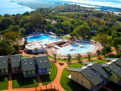 Familienhotel - Garten - Residenz Oasi und Poolbereich - Club Village & Hotel Spiaggia Romea