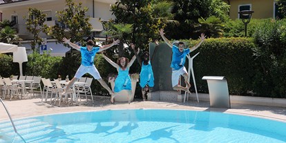 Familienhotel - Pools: Außenpool beheizt - Italien - BE FRIENDS - Club
Spiel-Spaß im Kinderhotel in Riccione mit dem BeFriends- Staff
Das Hotel Belvedere war schon immer einen Schritt voraus wenn es um Familienurlaub ging. - Hotel Belvedere