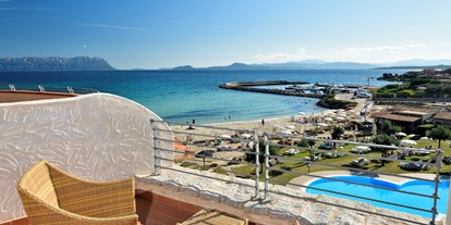 Familienhotel - Suiten mit extra Kinderzimmer - Sardinien - Hotel Resort & Spa Baia Caddinas