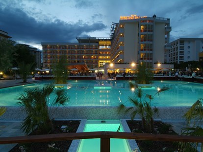 Familienhotel - Pools: Innenpool - Italien - Bibione Palace Spa Hotel****s