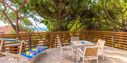 Familienhotel - Umgebungsschwerpunkt: Strand - Italien - In die Haus Suite Natura haben wir auch die Suite Natura Penthouse mit  ruhige & relax  Terrasse auch bis 60 qm; ingesamt man hat bis 105 qm zur verfuegung (SUite + Terrasse). 
Alle die Suiten mit alle die Hotel Service - PARK HOTEL PINETA - Family Relax Resort