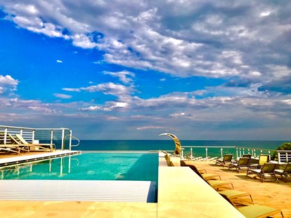 Familienhotel - Babyphone - Italien - Auf unseren brandneuen Relax Solarium Terrasse bieten wir unseren grossen Gaesten (exklusiv fuer die Eltern) Relax und Erholung :-)!!! - PARK HOTEL PINETA - Family Relax Resort