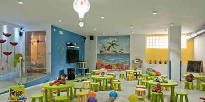 Familienhotel - Kinderbetreuung in Altersgruppen - Pesaro - die Höhle des Bären Bo - Das Hotel des Bären Bo