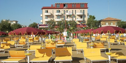 Familienhotel - Umgebungsschwerpunkt: Strand - Marotta, Mondolfo - das Hotel Bologna - Das Hotel des Bären Bo