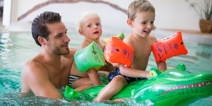 Familienhotel - Babysitterservice - Keutschach - Badespass im Pool  - Werzers Hotel Resort Pörtschach