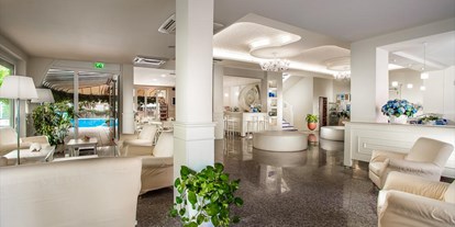 Familienhotel - Verpflegung: Frühstück - Riccione - Die Lobby  - Hotel Sport & Residenza