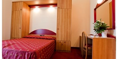 Familienhotel - Emilia Romagna - Einzel-Doppel-Drei-Vier-und Fünfbettzimmer zur Verfügung...Wir haben auch Zimmer mit Verbindungstüren - Club Family Hotel Executive