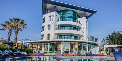 Familienhotel - Kinderwagenverleih - Rimini Viserbella - Das Hotel und Schwimmbad - Blu Suite Hotel