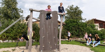 Familienhotel - Suiten mit extra Kinderzimmer - Bayern - Spielplatz - Familotel Der Böhmerwald