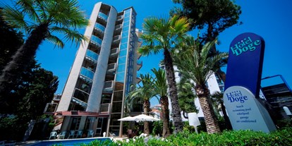 Familienhotel - Preisniveau: günstig - Italien - Der Panoramaaufzug vom aussen - Hotel Doge