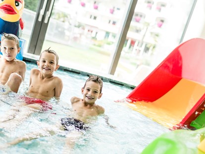 Familienhotel - Schwimmkurse im Hotel - Rabland/Partschins - Kinderbecken und Babybecken - SONNEN RESORT ****S