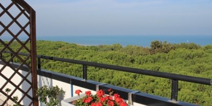 Familienhotel - Umgebungsschwerpunkt: Therme - Torre Pedrera Rimini - Meer Blick vom 6. Stock - Club Family Hotel Costa dei Pini Cervia
