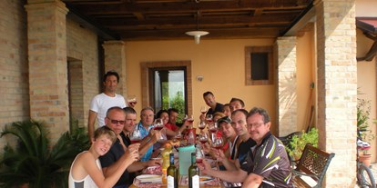Familienhotel - Verpflegung: Frühstück - Italien - Radausflug mit Imbiss beim Bauernhof - Hotel Haway