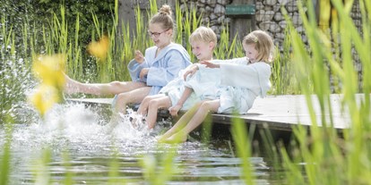 Familienhotel - Schwimmkurse im Hotel - Tiroler Unterland - Kinder am Badesee - Familienparadies Sporthotel Achensee****
