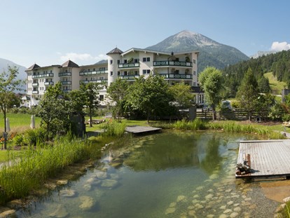 Familienhotel - Skikurs direkt beim Hotel - Seefeld in Tirol - Hoteleigener Badesee - Familienparadies Sporthotel Achensee****