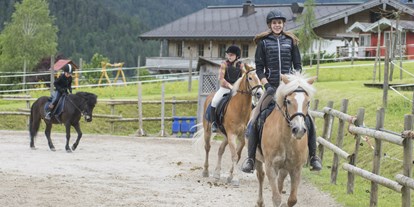 Familienhotel - Ausritte mit Pferden - Tirol - Reiten für die gesamte Familie - Familienparadies Sporthotel Achensee****