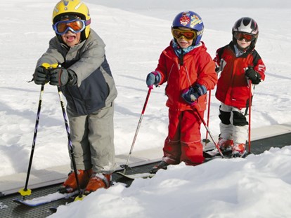 Familienhotel - Skikurs direkt beim Hotel - Schmallenberg - Skischule für die Kinder - Göbel's Landhotel