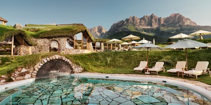 Familienhotel - Tiroler Unterland - Felsenbad-Außenpool - Bio-Hotel Stanglwirt