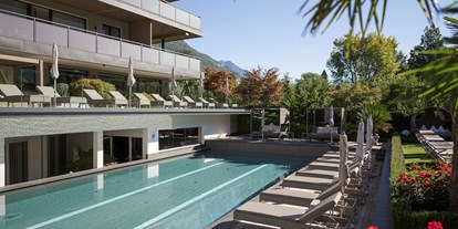 Familienhotel - Garten - Italien - Sportbecken 27 °C im Garten - Feldhof DolceVita Resort