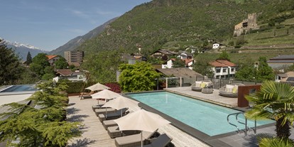 Familienhotel - Babysitterservice - Naturns bei Meran - Sky-Spa mit 360° Panoramablick auf die Südtiroler Bergwelt - Feldhof DolceVita Resort