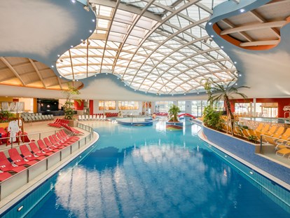 Familienhotel - Wellnessbereich - Österreich - Thermeninnenansicht - H2O Hotel-Therme-Resort