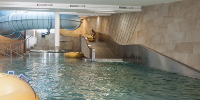 Familienhotel - Suiten mit extra Kinderzimmer - Serfaus - Splash: Wasserbereich für Kinder - Schlosshotel Fiss