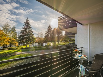 Familienhotel - Kinderbecken - Balkon Komfort Zimmer - Sporthotel Grafenwald
