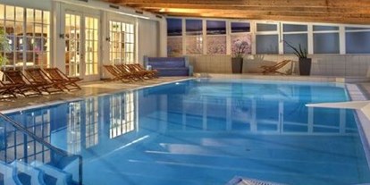 Familienhotel - Pools: Innenpool - Rügen - Schwimmbad - Suite Hotel Binz