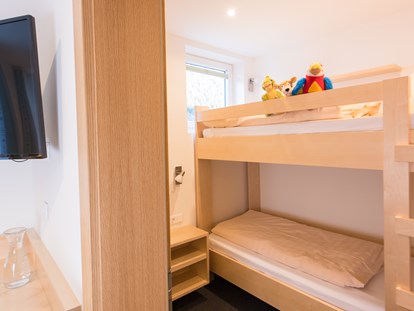 Familienhotel - Einzelzimmer mit Kinderbett - Bad Gastein - Kinderzimmer Familienzimmer "Kleiner Glockner" - Hotel Eggerhof