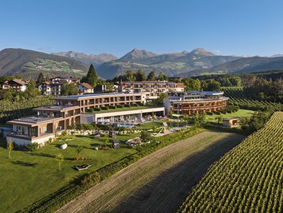 Familienhotel - barrierefrei - Obereggen (Trentino-Südtirol) - Außenansicht - Das Mühlwald - Quality Time Family Resort