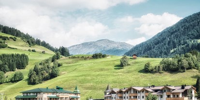 Familienhotel - Pools: Außenpool beheizt - Tirol - Die Dolomiten Residenz im Sommer - Dolomiten Residenz****s Sporthotel Sillian
