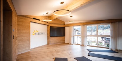 Familienhotel - Umgebungsschwerpunkt: am Land - Kitzbühel - Yoga Raum - Landhotel Schermer