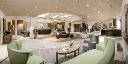 Familienhotel - Verpflegung: Halbpension - Ötztal - Rezeption und Lobby - Das Central - Alpine . Luxury . Life