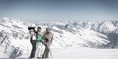 Familienhotel - Skikurs direkt beim Hotel - Ötztal - Skifahren - Das Central - Alpine . Luxury . Life