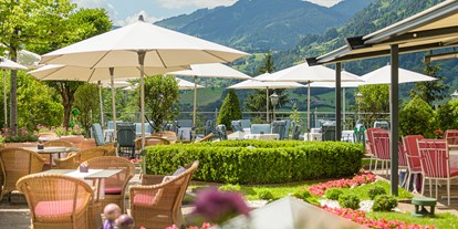 Familienhotel - Verpflegung: 3/4 Pension - Ramsau (Bad Goisern am Hallstättersee) - Aussenanlage - Alpines Lifestyle Hotel Tannenhof