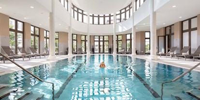 Familienhotel - Pools: Innenpool - Madesimo - Schwimmbad - Grand Hotel des Bains Kempinski St. Moritz