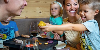 Familienhotel - Babysitterservice - Naturns bei Meran - Family & Wellness Resort Alphotel Tyrol