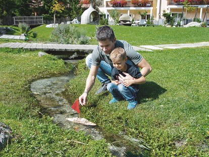 Familienhotel - Schwimmkurse im Hotel - Vent - Family & Wellness Resort Alphotel Tyrol