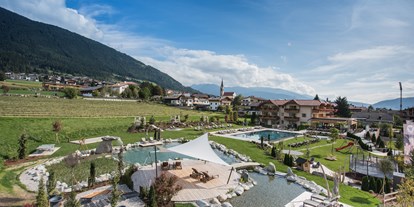 Familienhotel - Pools: Schwimmteich - Oberbozen - Ritten - Winklerhotel Sonnenhof - Winklerhotel Sonnenhof