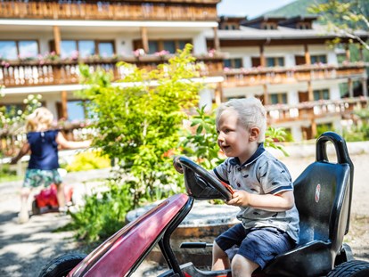 Familienhotel - Spielplatz - Trentino-Südtirol - Familienhotel Viktoria